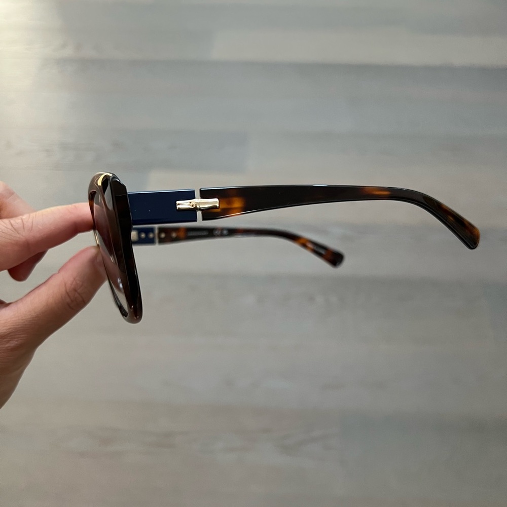 Longchamp Elegant Tortoise Shell Sunglasses - Picture 12 of 15